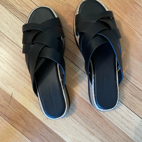 Sandals - Picture 2 of 5